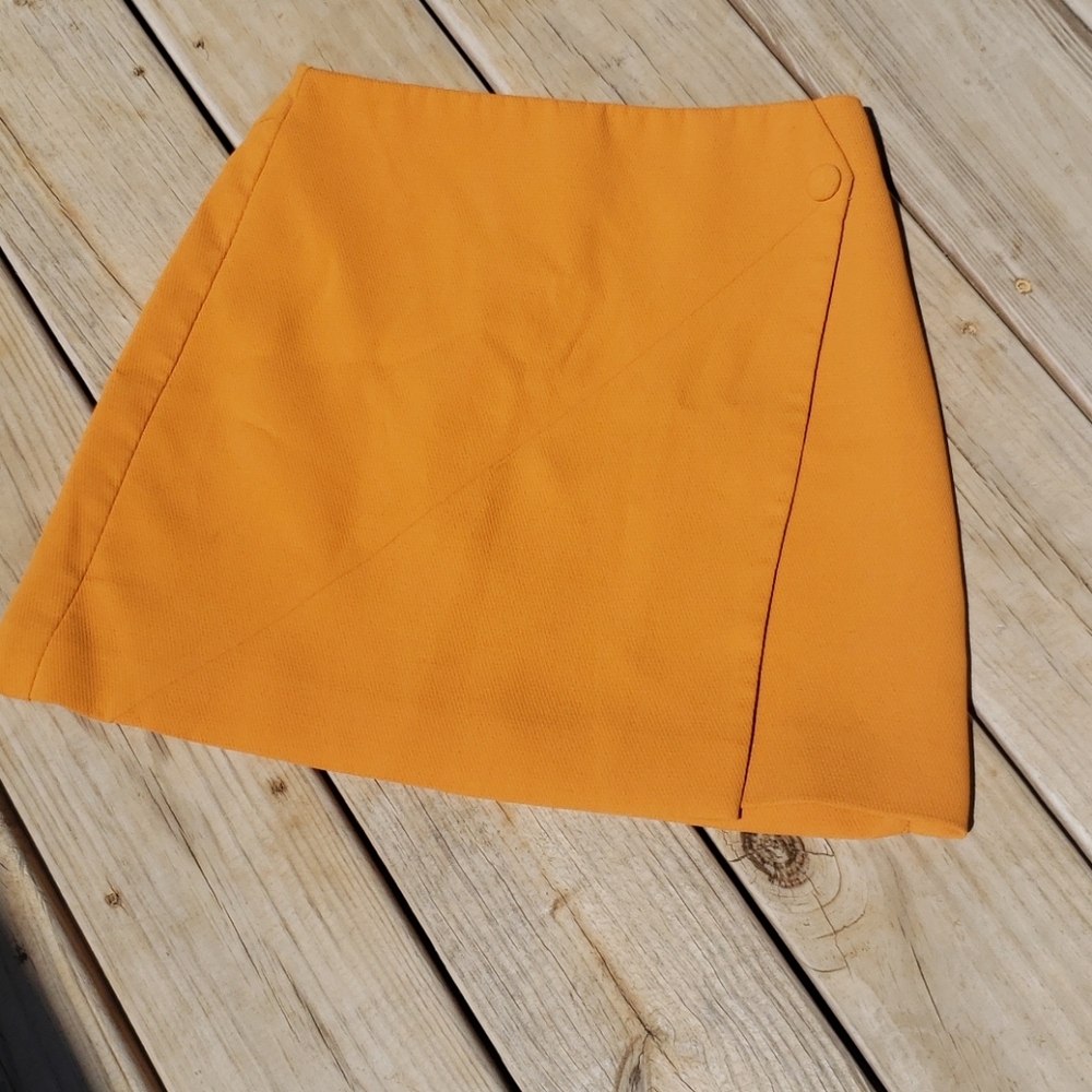 2/$15❤️‍🔥Retro Mini Skirt 🎃